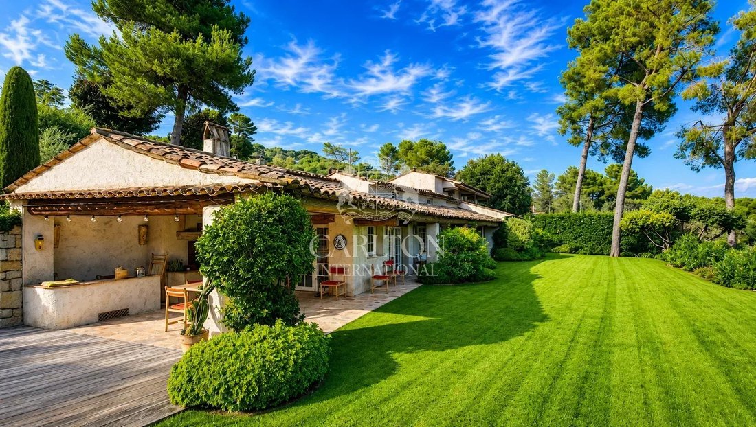Estate in Saint-Paul-de-Vence, Provence-Alpes-Côte d'Azur, France 5 - 17342815