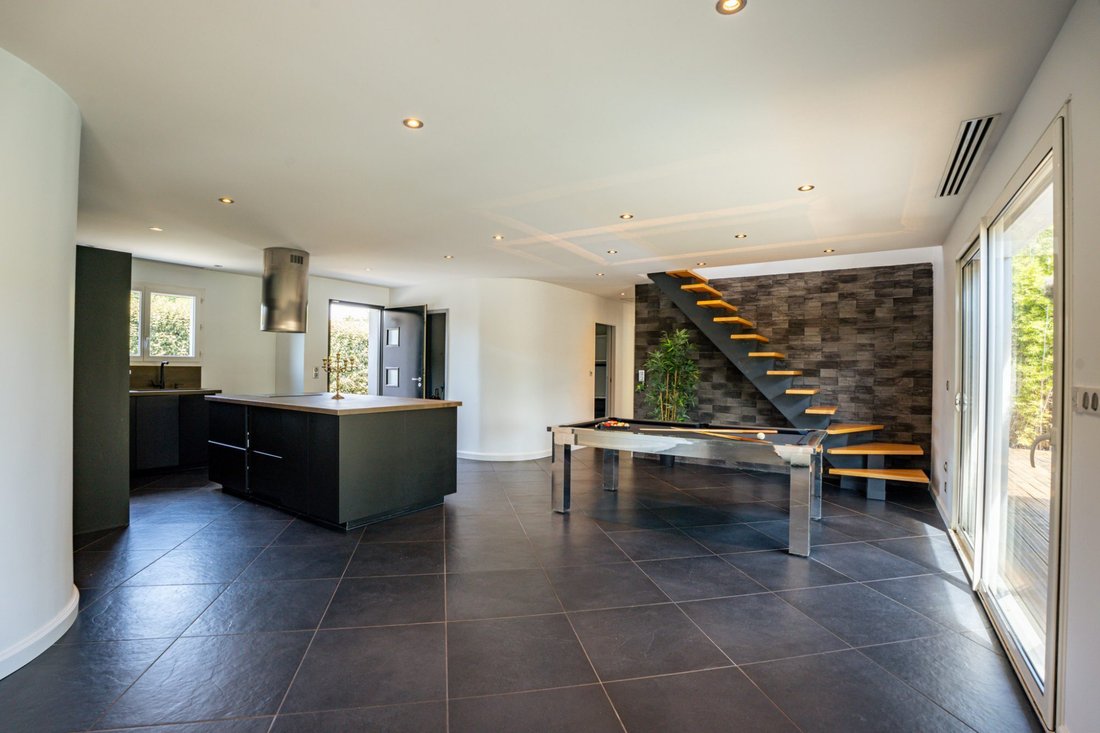 Villa in La Terrasse, Saint-Loubes, France 4 - 17893251