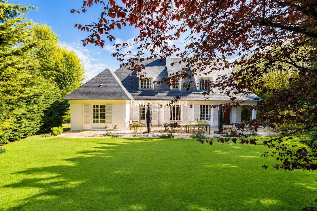 Villa in Marly-le-Roi, Ile-de-France, France 1 - 18272149