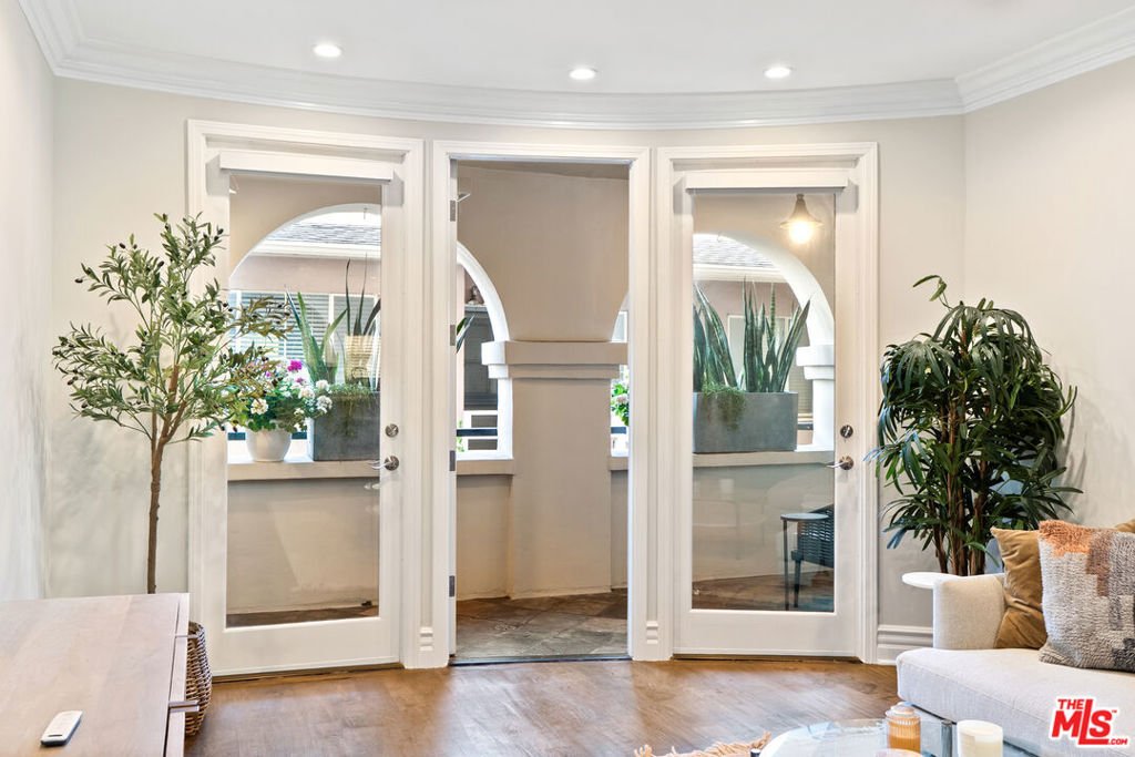 Condo in Los Angeles, California, United States 3 - 18273825