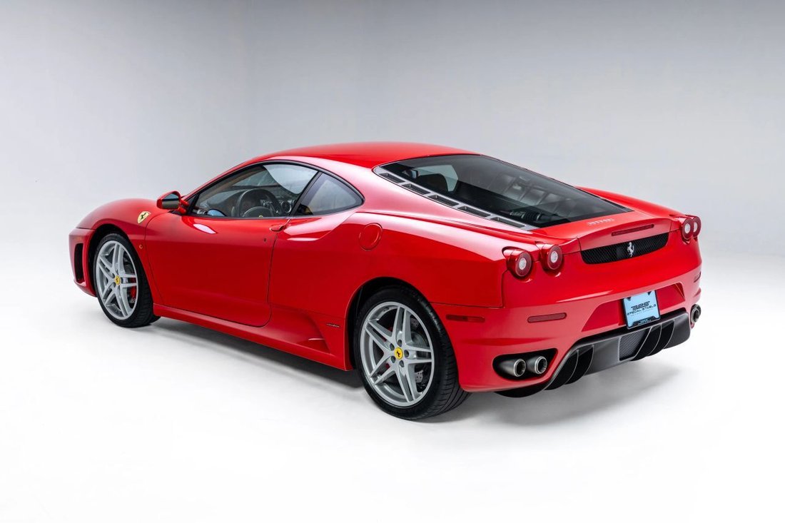 Coupe in Los Angeles, CA, United States 3 - 18272274