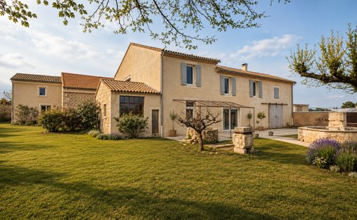 Villa en Uzès, Occitania, Francia 1