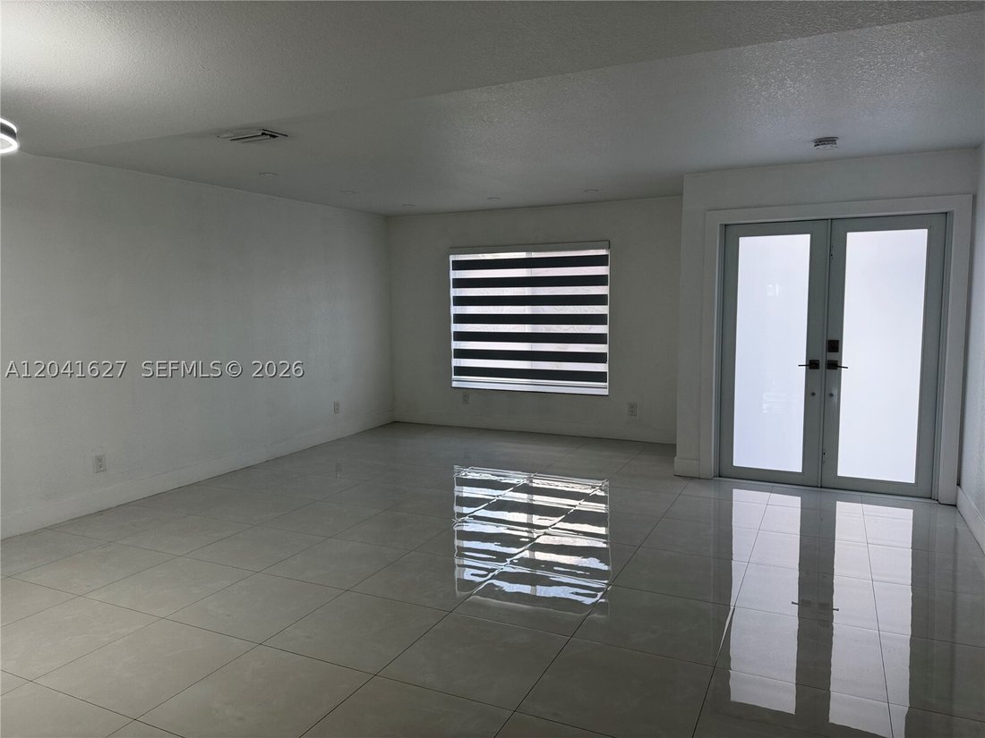 House in Miami, Florida, United States 2 - 18270352