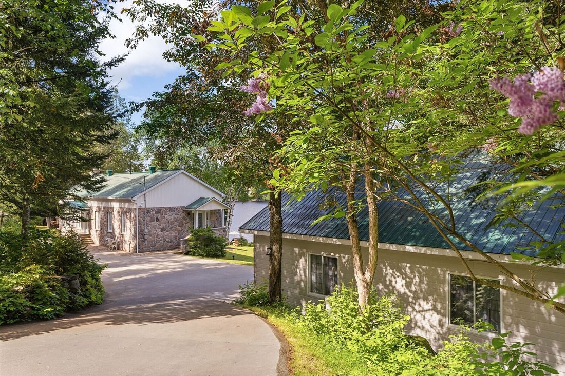 House in La Macaza, Quebec, Canada 5 - 18271558