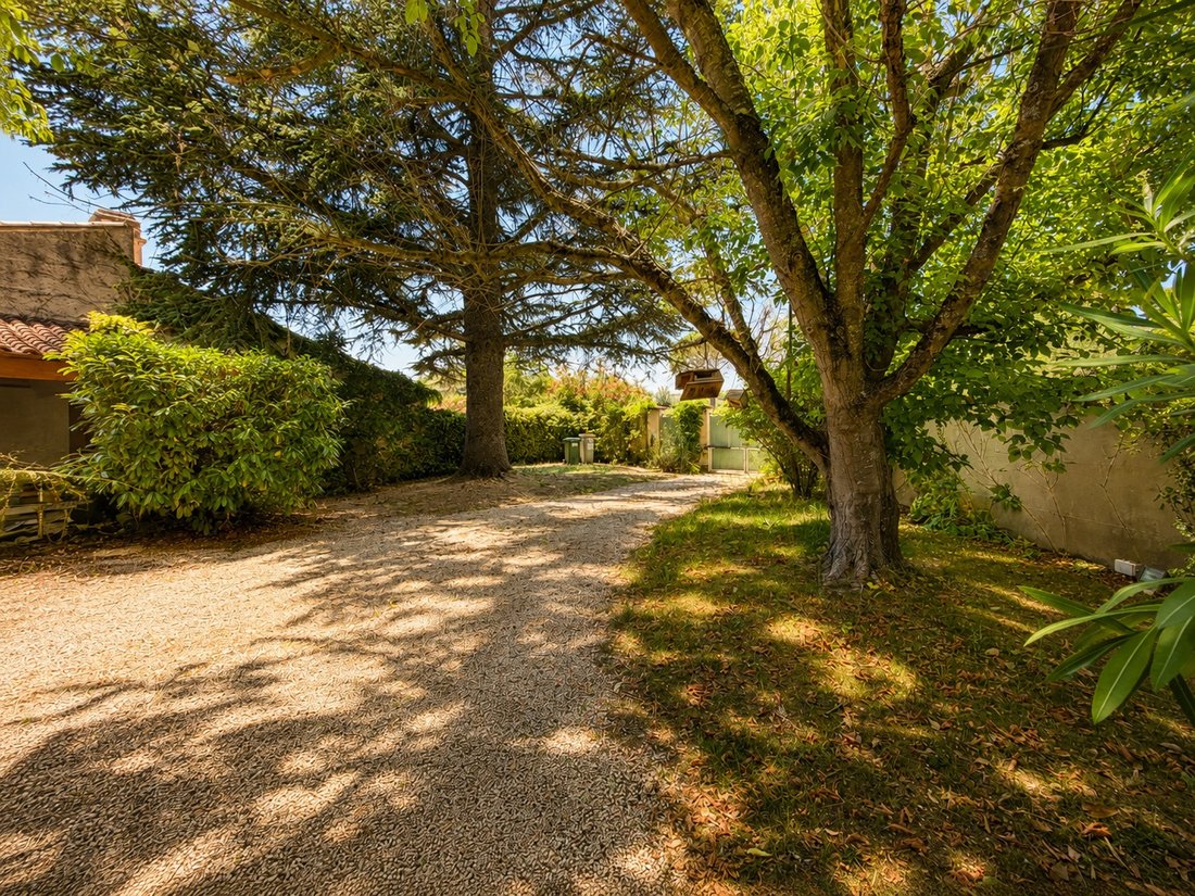 House in Bouc-Bel-Air, Provence-Alpes-Côte d'Azur, France 5 - 18274760