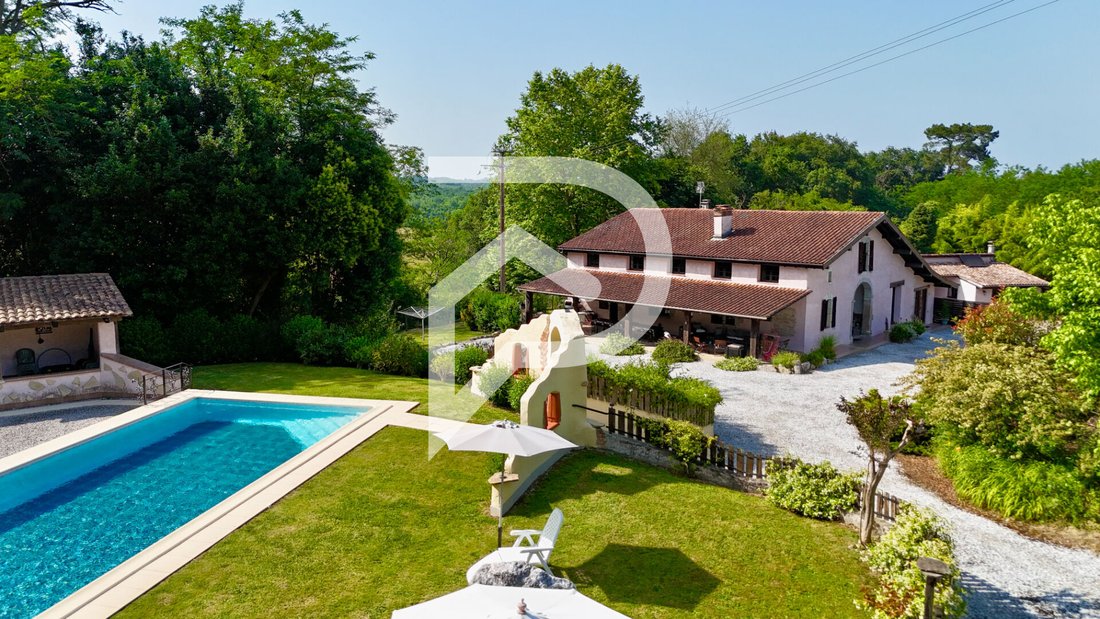 Villa in Heugas, Nouvelle-Aquitaine, France 1 - 18275625