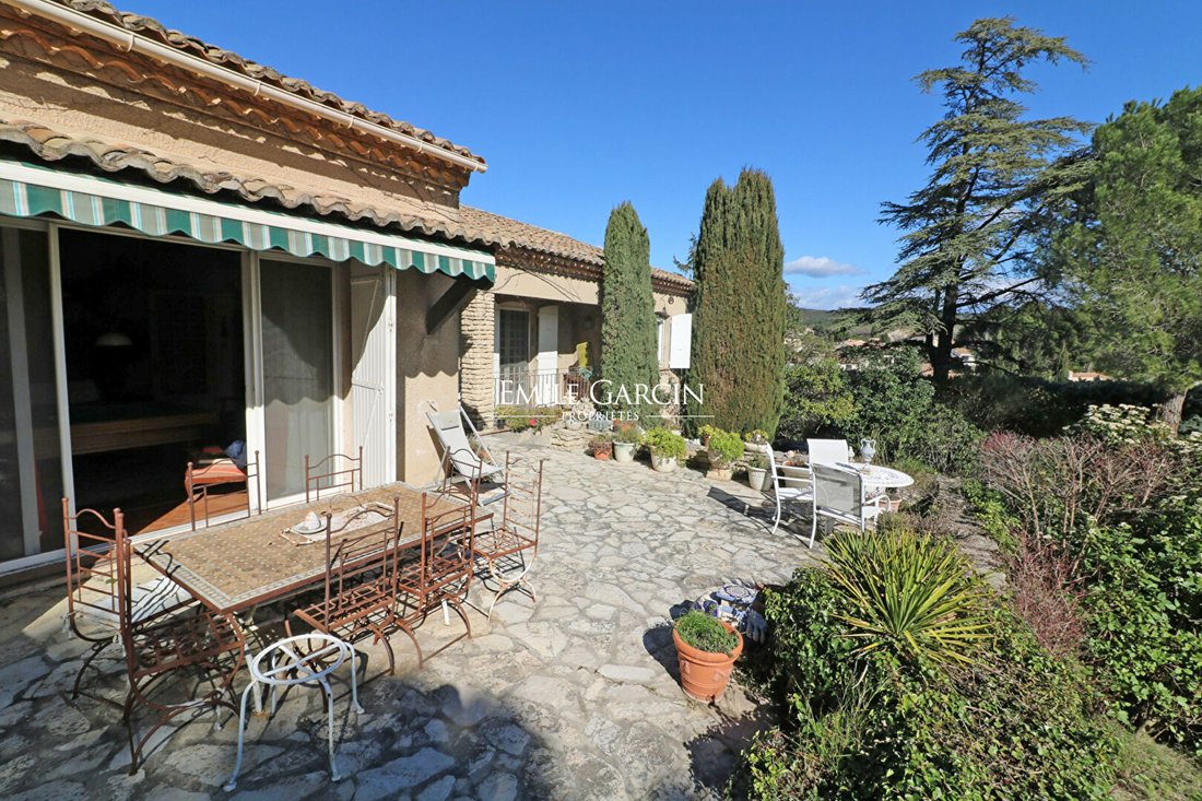 Villa in Nord et Ouest, Eyguières, France 3 - 18275597