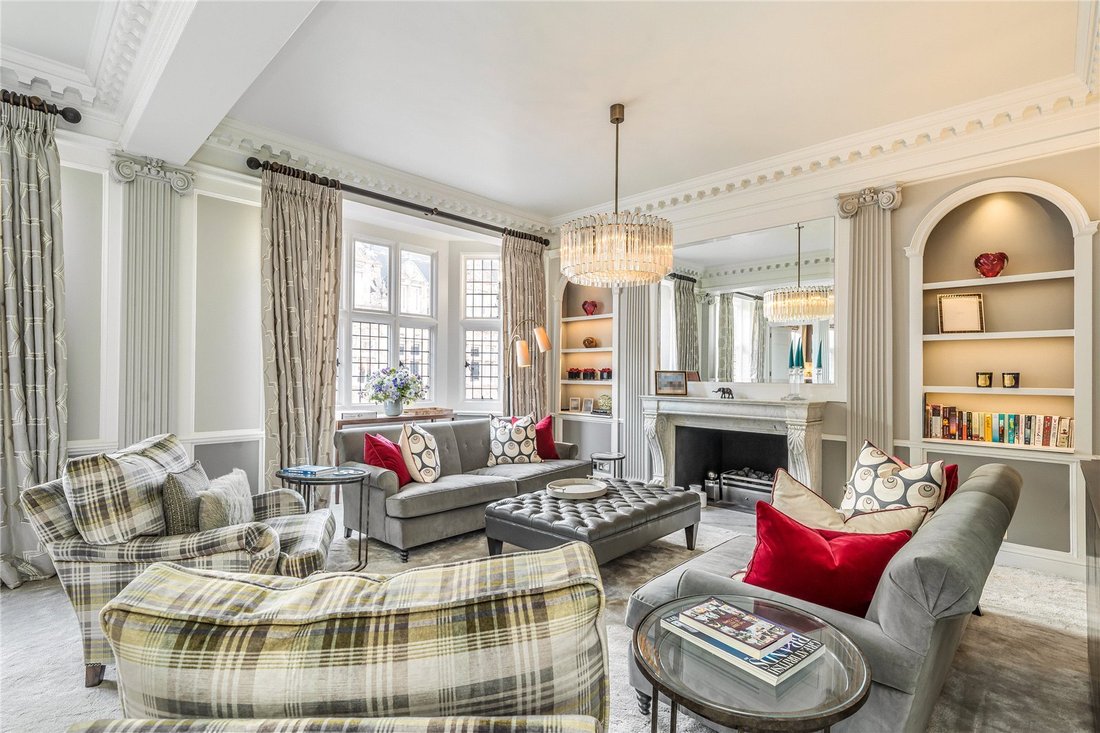 Apartment in Mayfair, Westminster, England 1 - 18270237