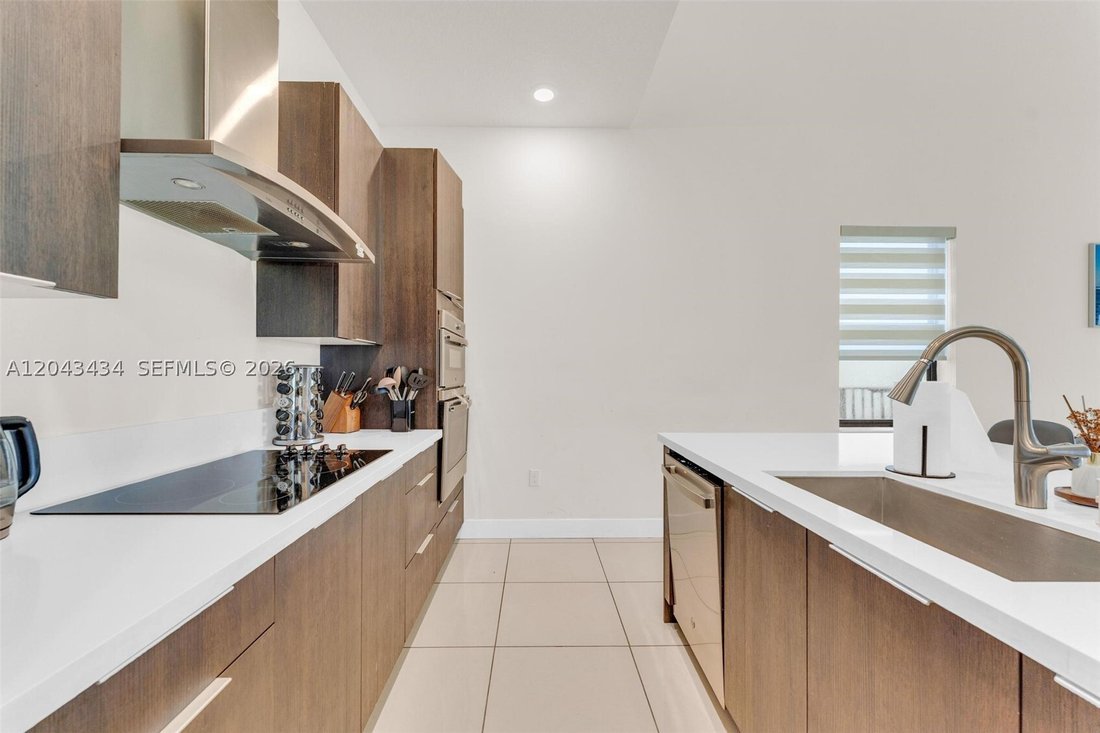 House in Hialeah, Florida, United States 3 - 18273785
