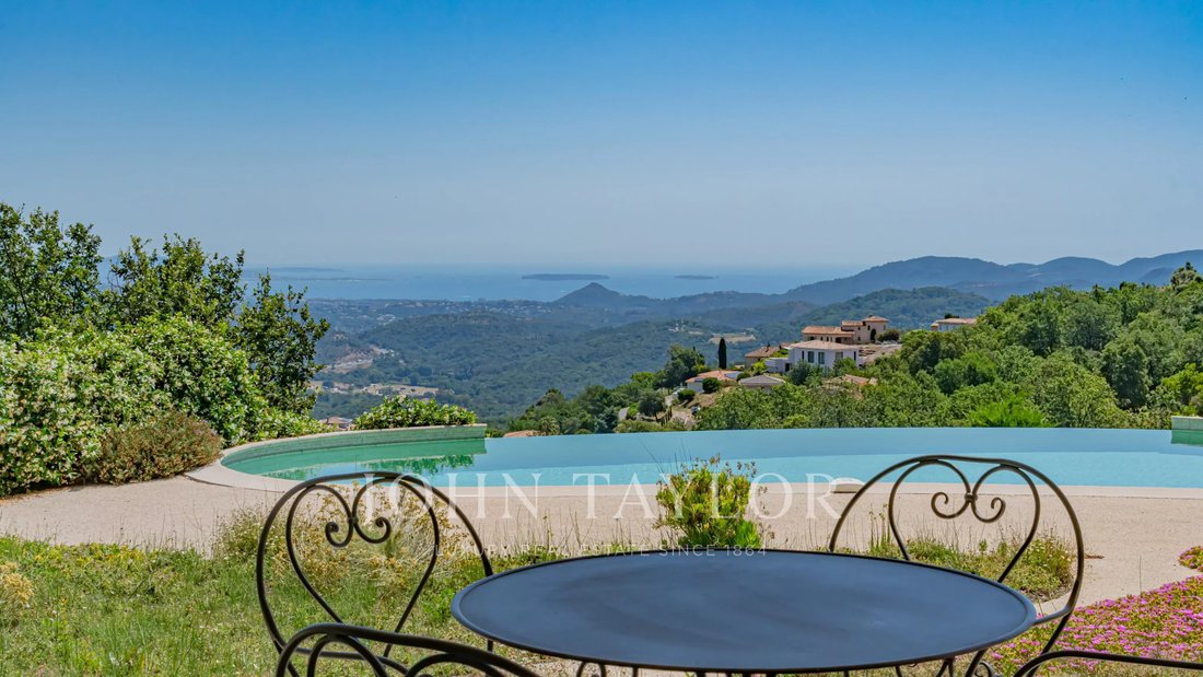House in Les Adrets-de-l'Estérel, Provence-Alpes-Côte d'Azur, France 1 - 18272065