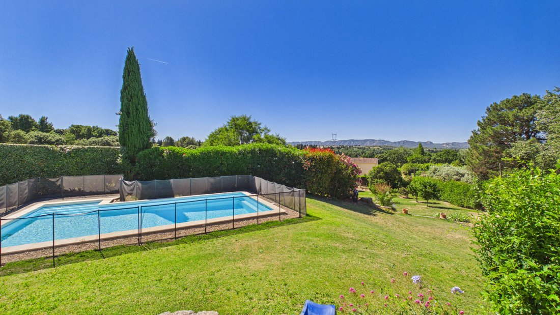 Villa in Eyragues, Provence-Alpes-Côte d'Azur, France 1 - 18209846
