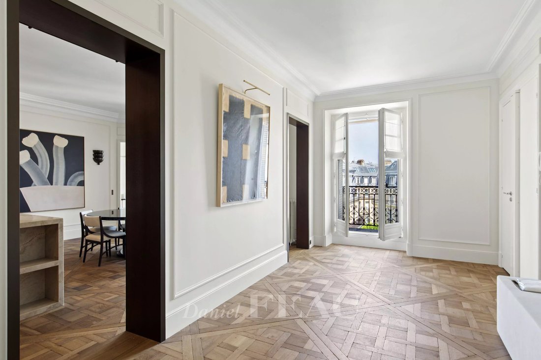 Apartment in Triangle d'Or, Paris 8e Arrondissement, Paris 5 - 18271674