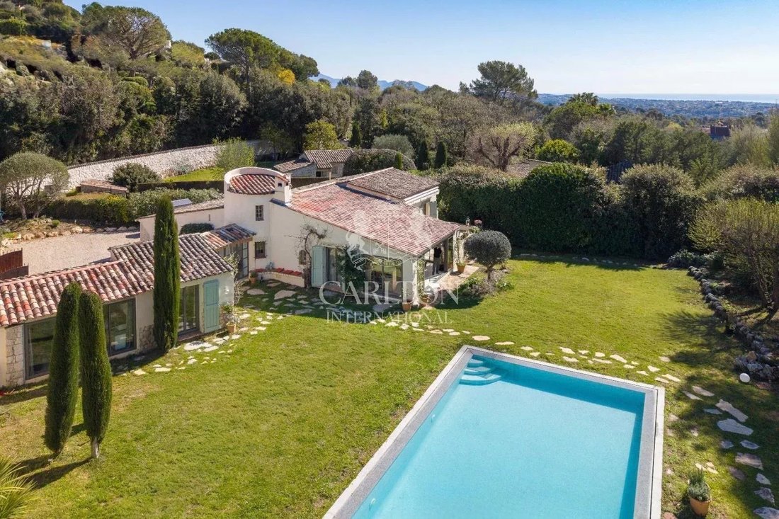 Estate in Saint-Paul-de-Vence, Provence-Alpes-Côte d'Azur, France 3 - 17728132