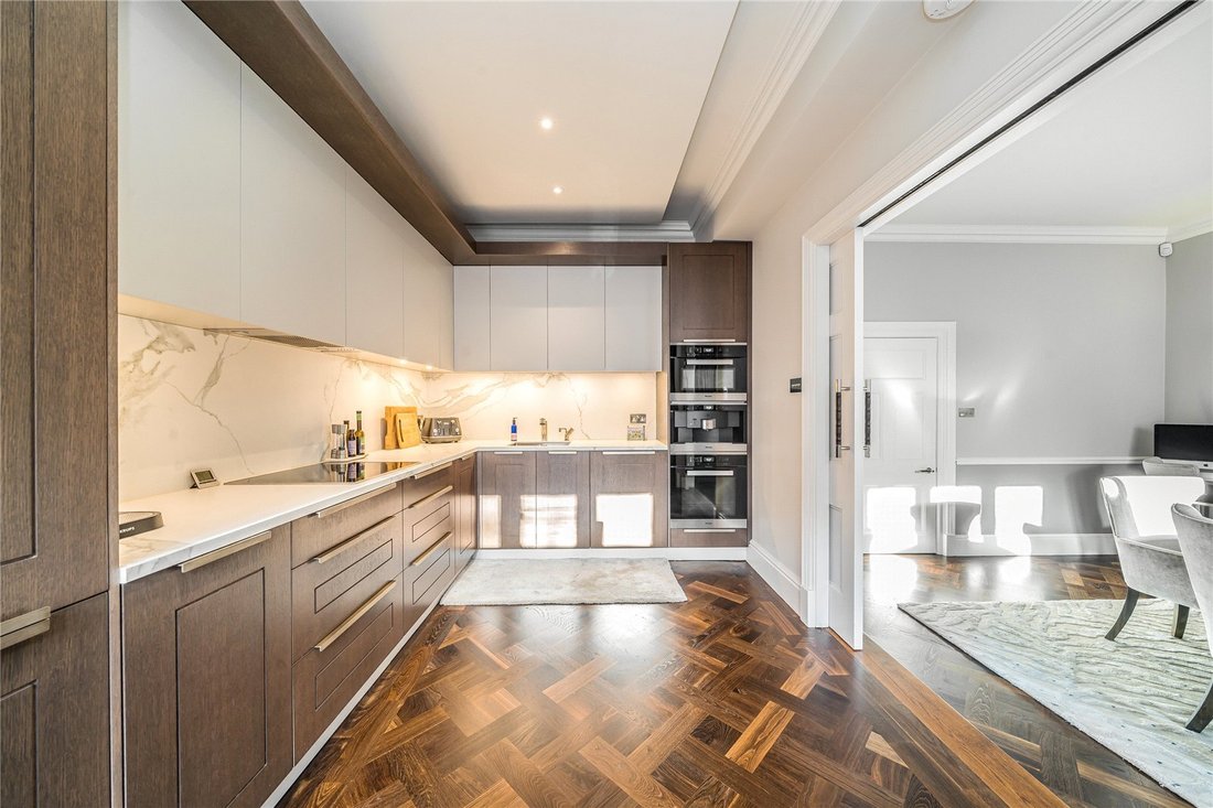 Apartment in Mayfair, Westminster, England 3 - 18270237