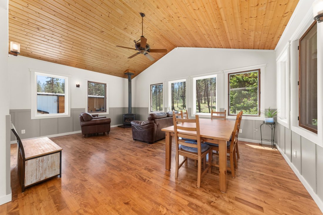 House in Nine Mile Falls, Washington, United States 5 - 18270527