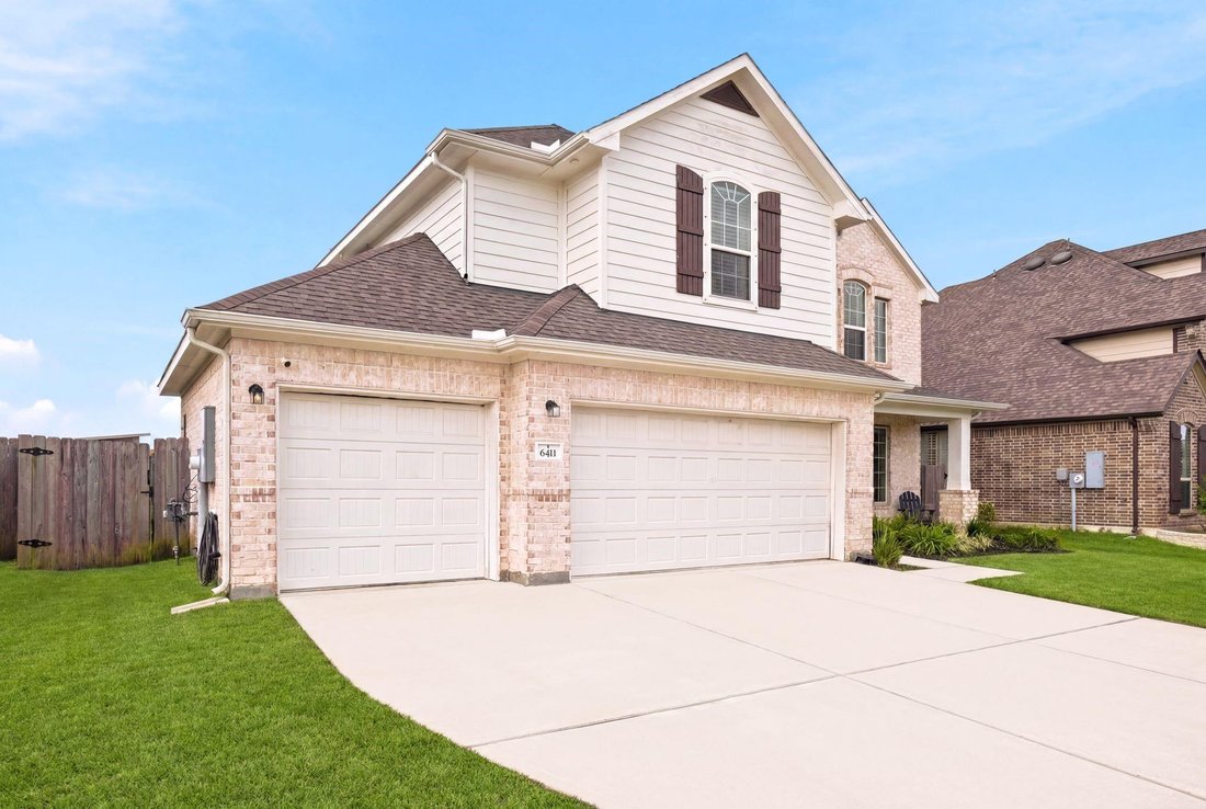 House in Friendswood, Texas, United States 3 - 18275130