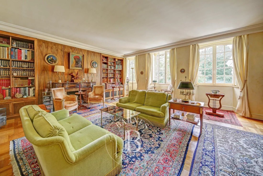 Apartment in Notre Dame, Versailles, France 4 - 18271829