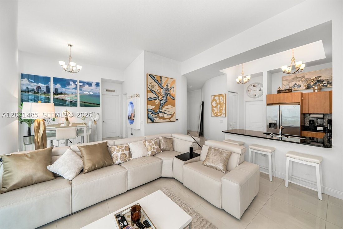 Condo in Miami, Florida, United States 3 - 18270360