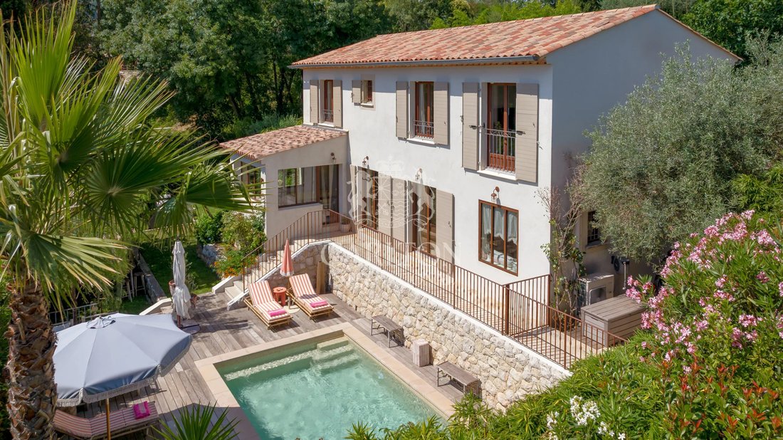 Villa in Saint-Paul-de-Vence, Provence-Alpes-Côte d'Azur, France 2 - 18239513