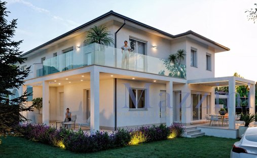 House in Center, Forte dei Marmi, Tuscany 1