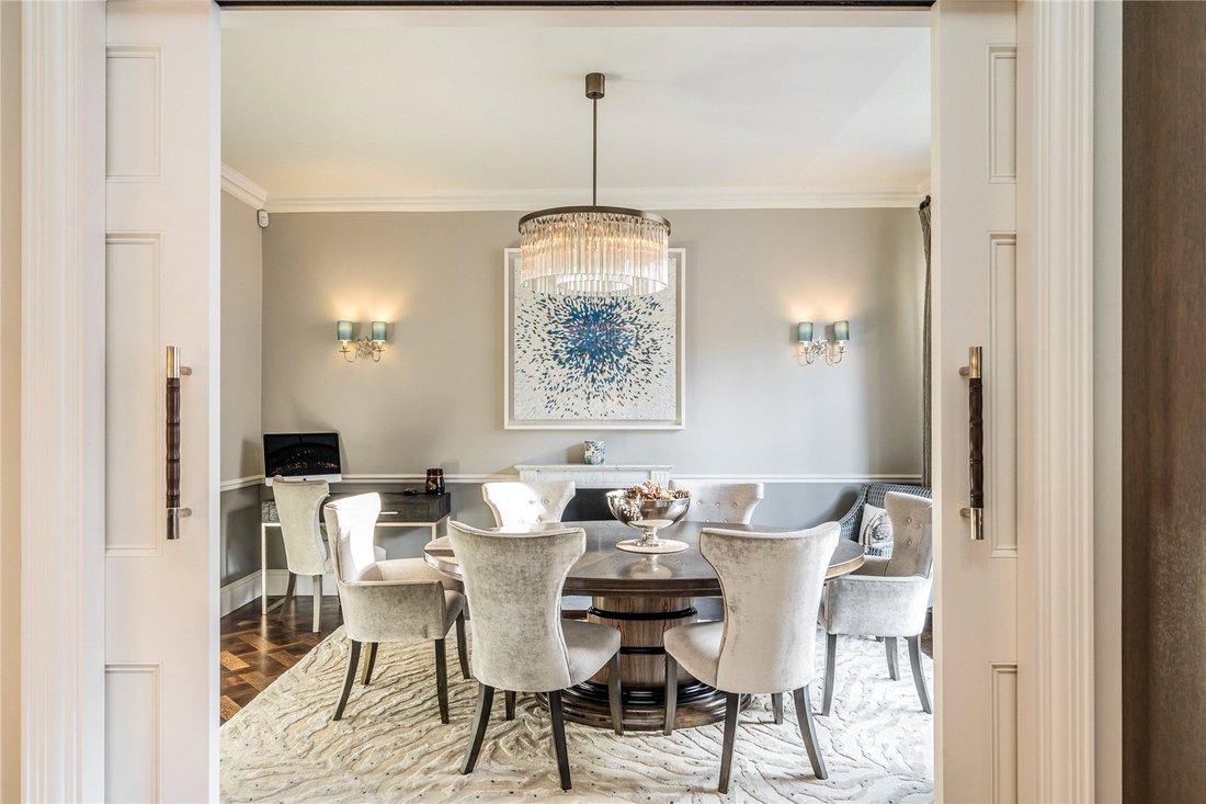 Apartment in Mayfair, Westminster, England 2 - 18270237
