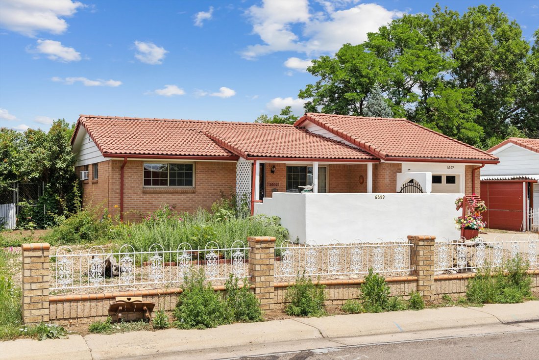 House in Lakewood, Colorado, United States 1 - 18271899