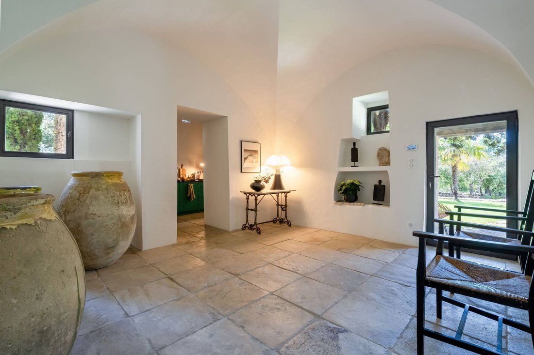 House in Gordes, Provence-Alpes-Côte d'Azur, France 4 - 18273975