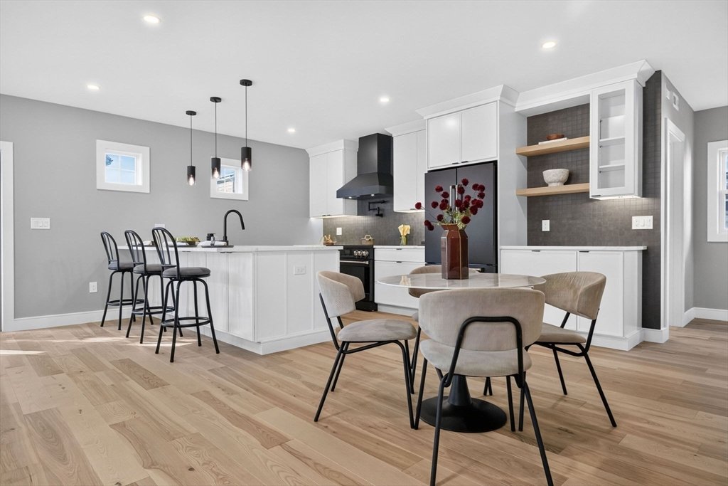 Condo in Arlington, Massachusetts, United States 4 - 18274742