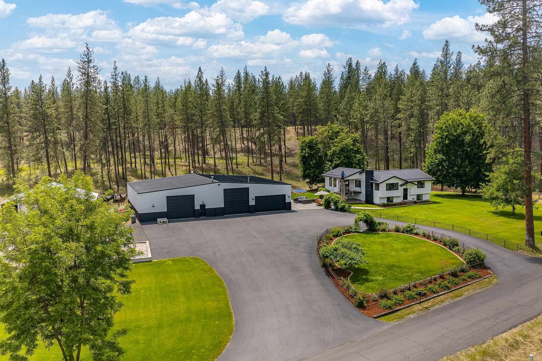 House in Nine Mile Falls, Washington, United States 1 - 18270527