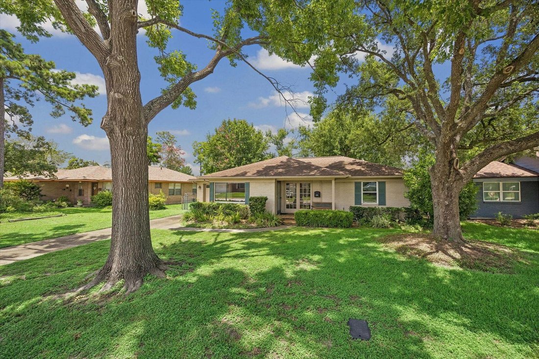 House in Houston, Texas, United States 1 - 18275388