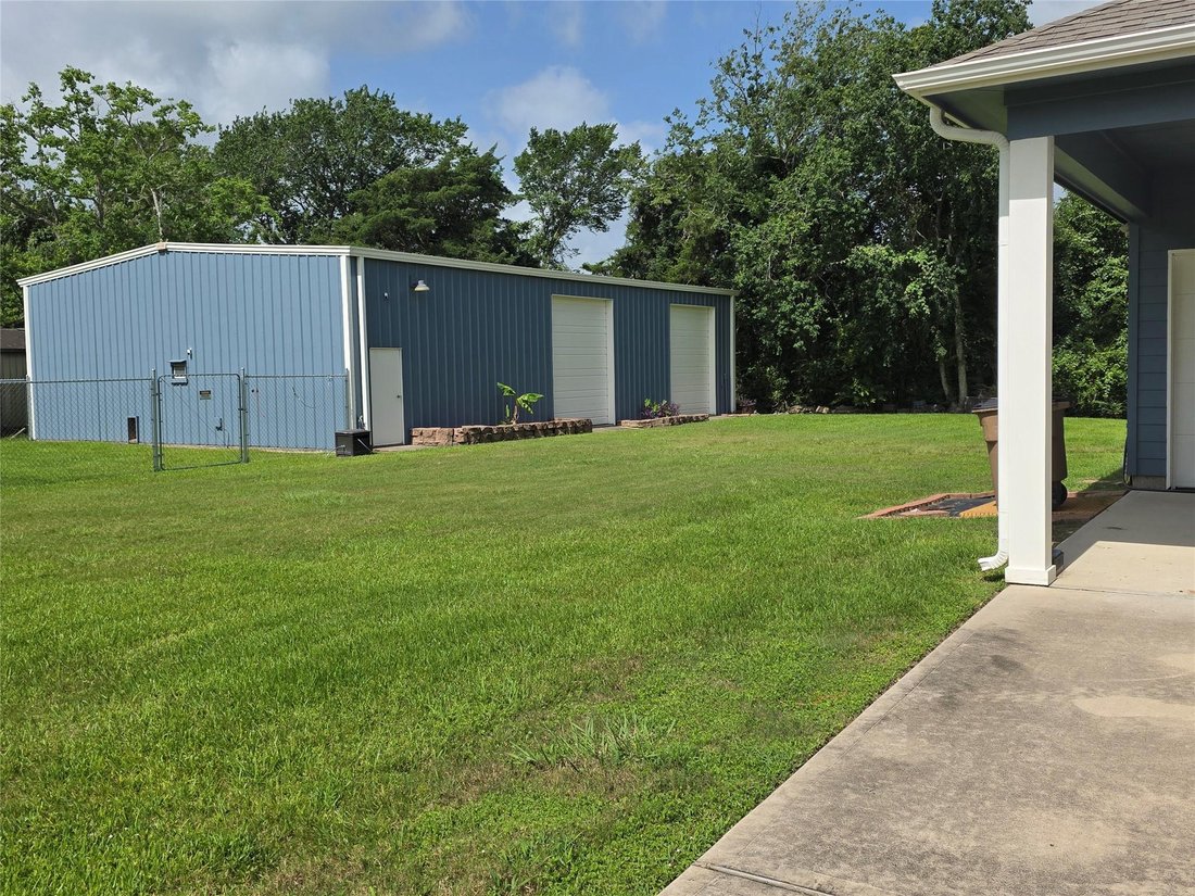House in Dickinson, Texas, United States 2 - 18275038