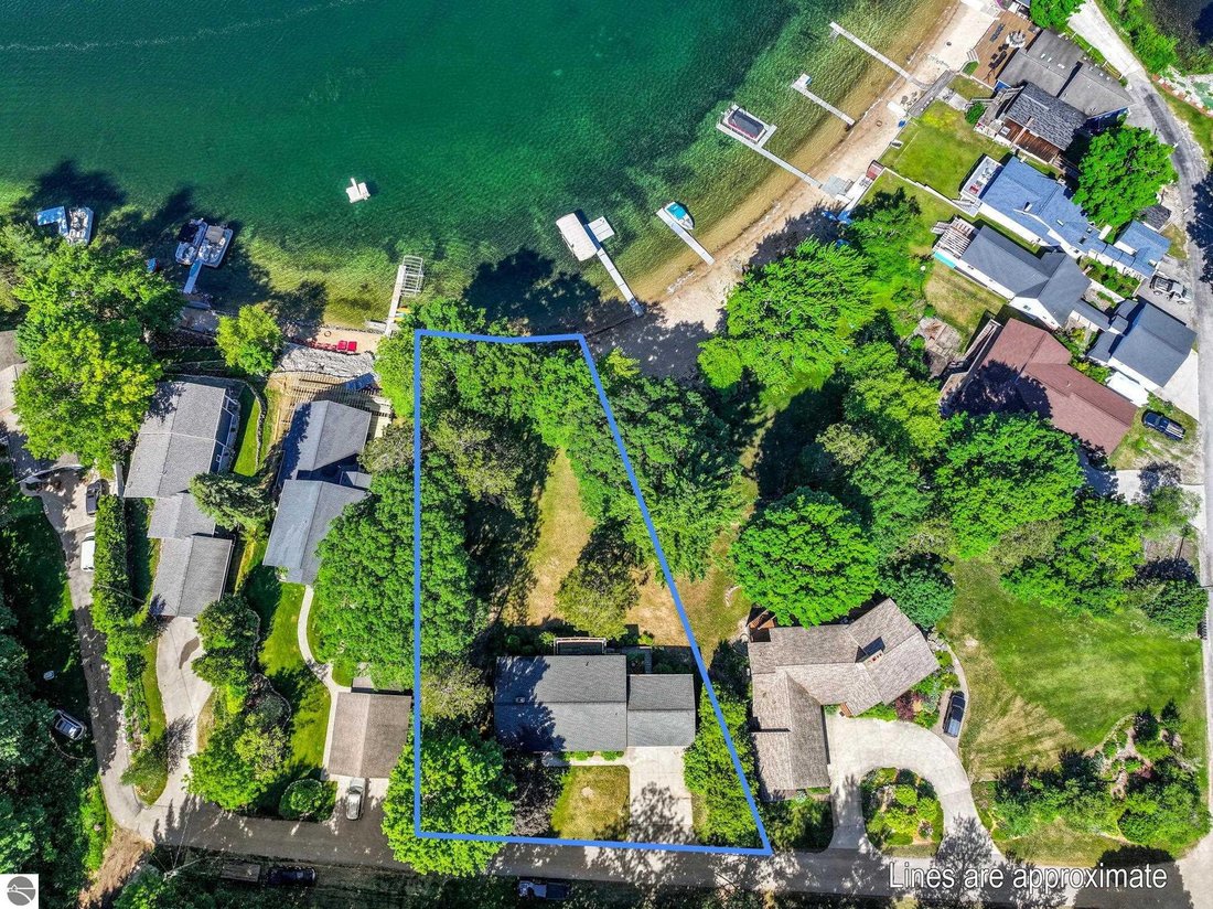 House in Traverse City, Michigan, United States 4 - 18276203