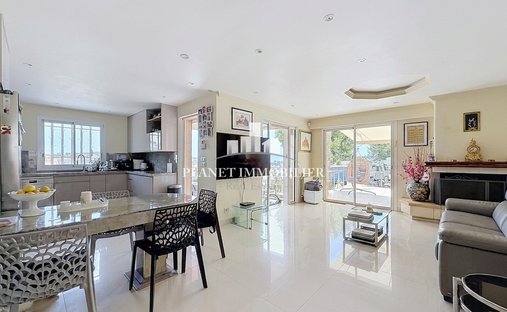 Villa in Centre, Vallauris, France 1