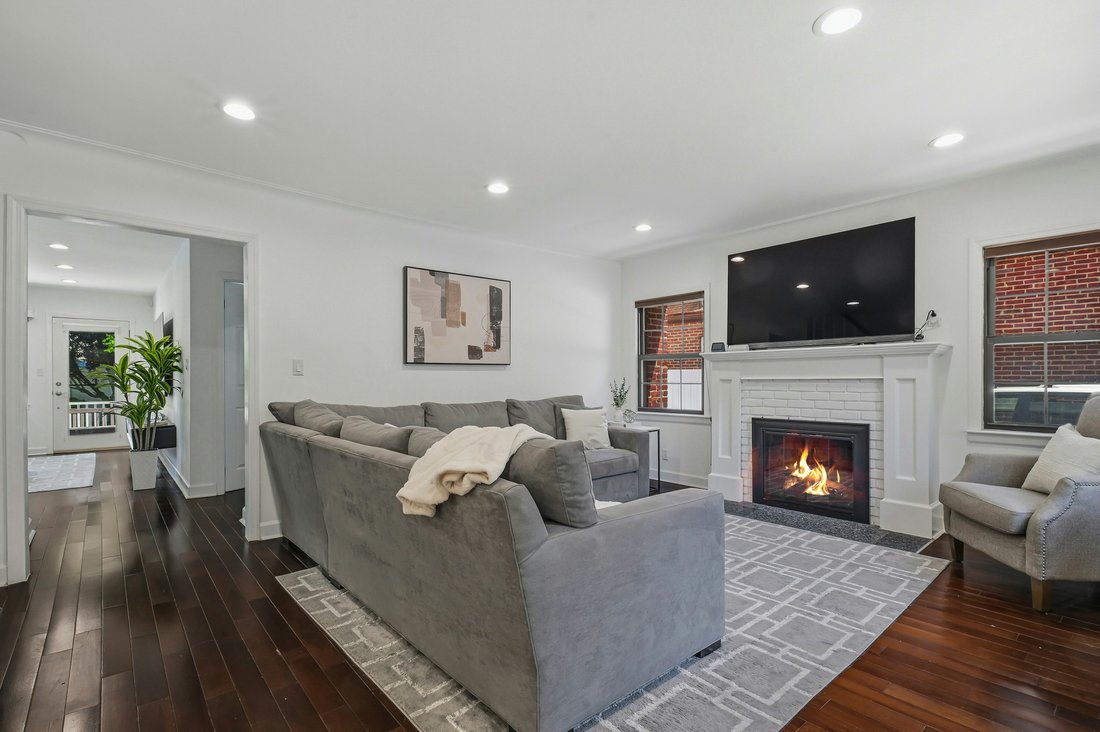 House in Manhasset, New York, United States 2 - 18271998