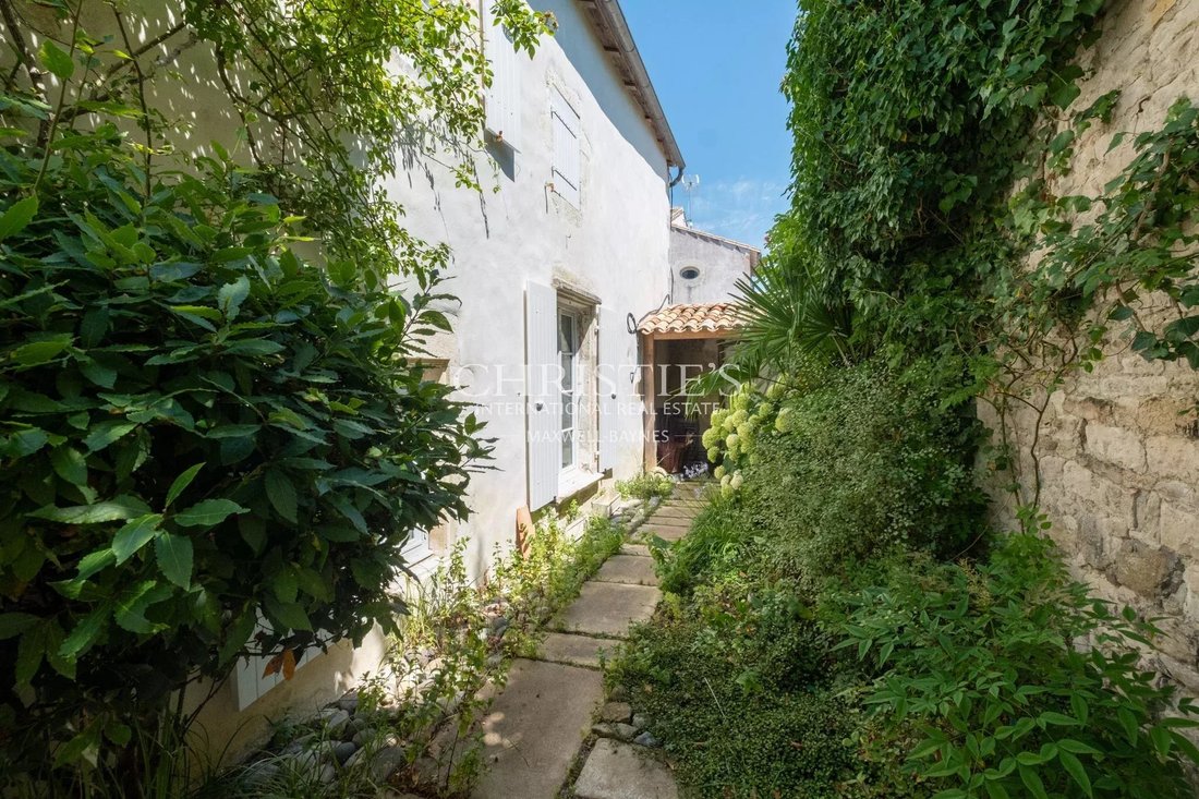 House in Saint-Martin-de-Ré, Nouvelle-Aquitaine, France 3 - 18275561