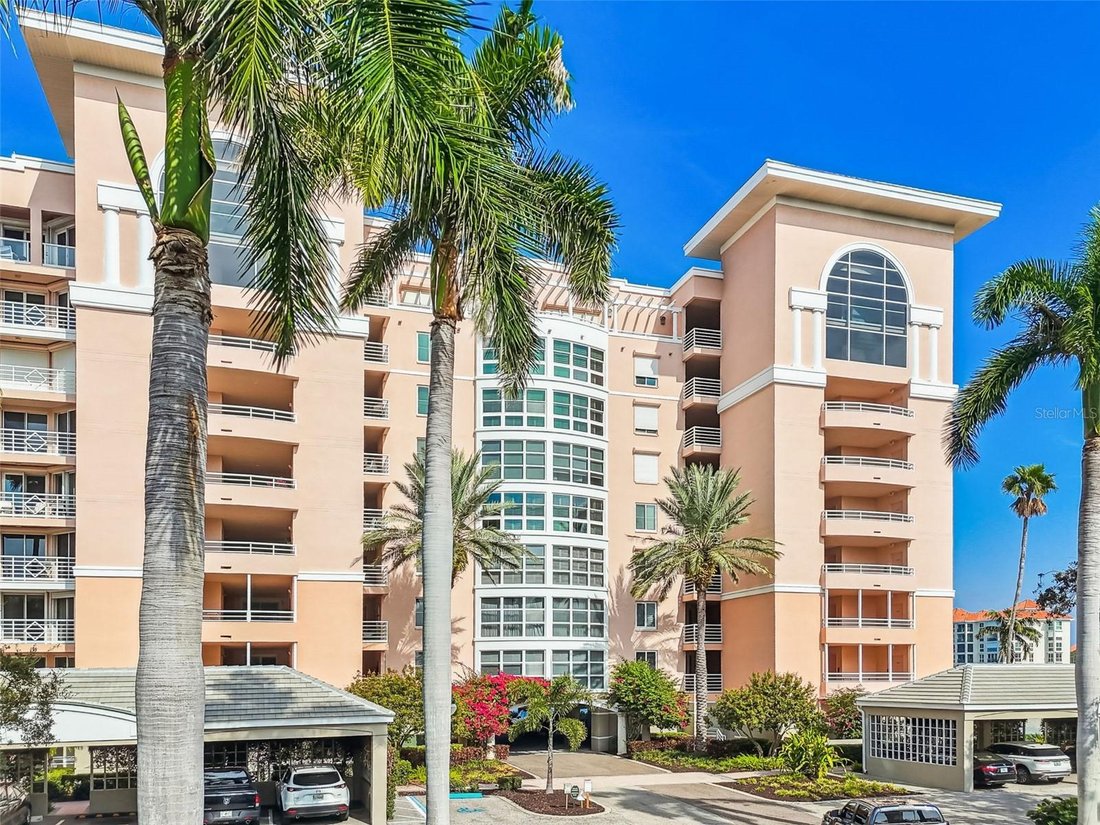 Condo in St. Petersburg, Florida, United States 2 - 18270271