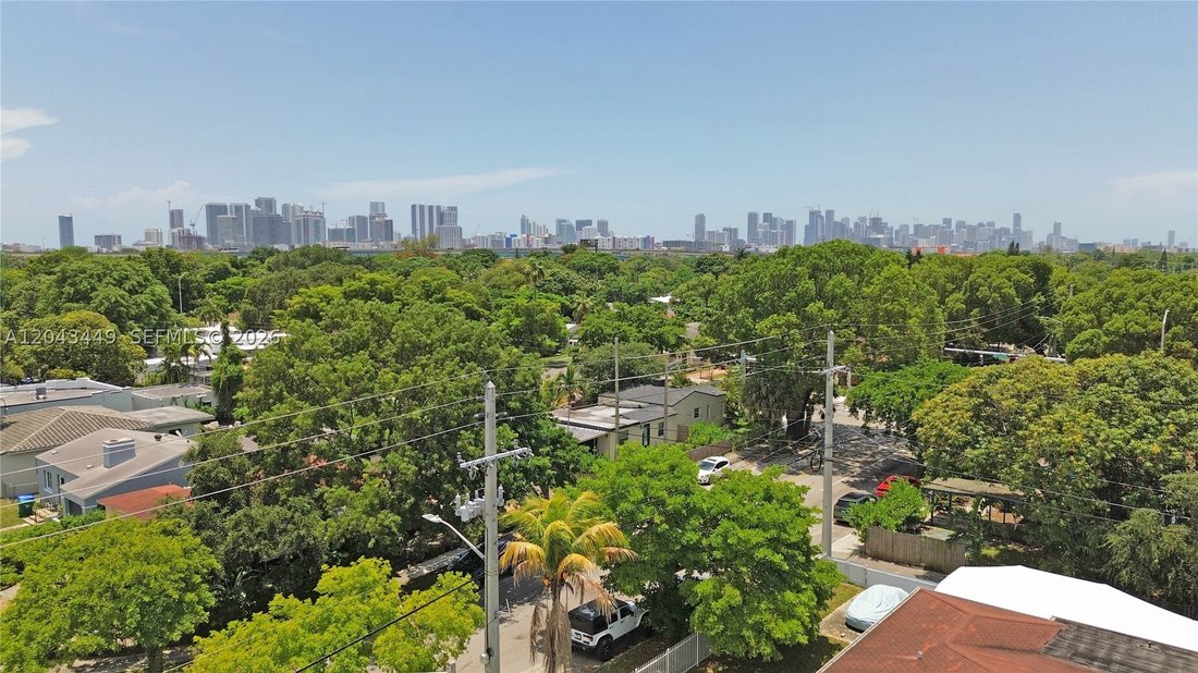 House in Miami, Florida, United States 5 - 18273710