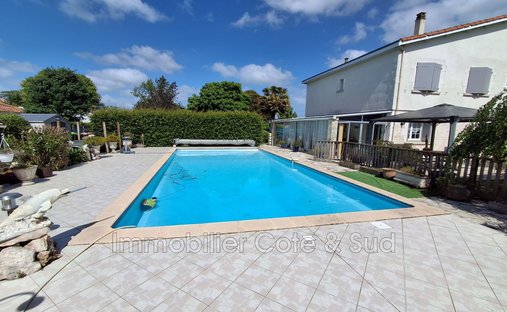 Villa in Echillais, Nouvelle-Aquitaine, France 1