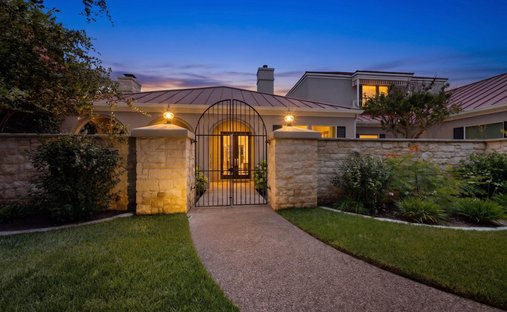House in The Hills, Texas, United States 1