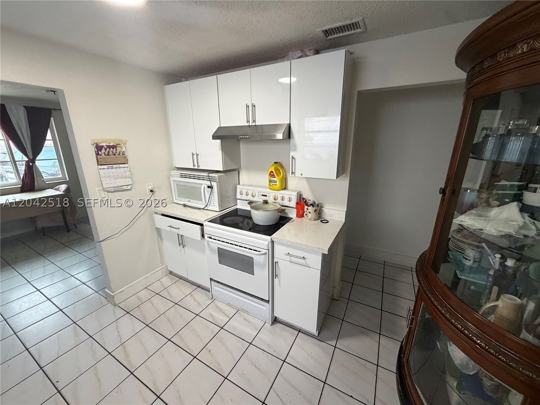 Miami, Florida, United States 2 - 18273767