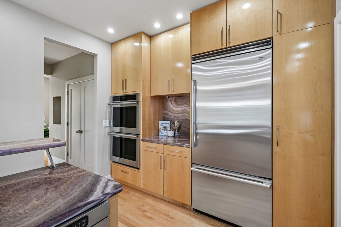 Condo in Manchester, New Hampshire, United States 2 - 18276254