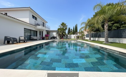 House in Les Mauniers, La Farlède, France 1