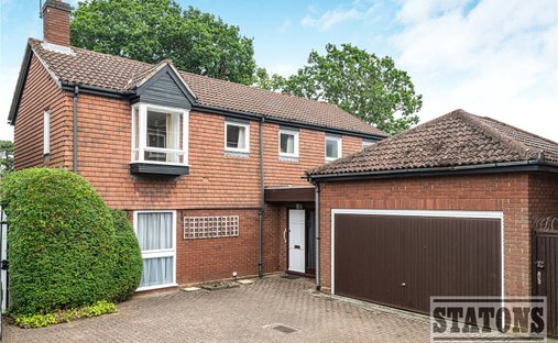 House in Elstree (Elstree and Borehamwood), Elstree, England 1