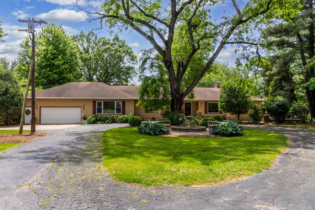 House in Oswego, Illinois, United States 1 - 18270725