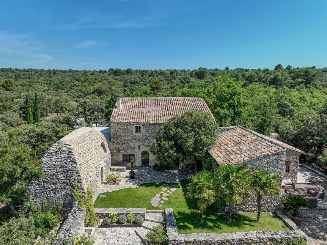 House in Gordes, Provence-Alpes-Côte d'Azur, France 2 - 18272973