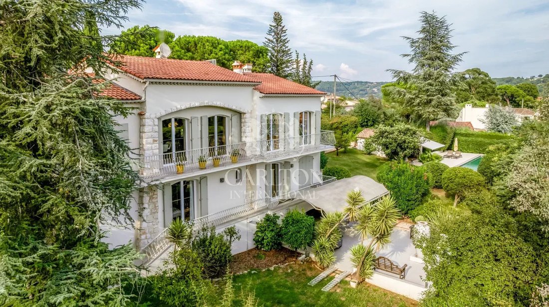 Villa in La Roquette-sur-Siagne, Provence-Alpes-Côte d'Azur, France 1 - 15295698