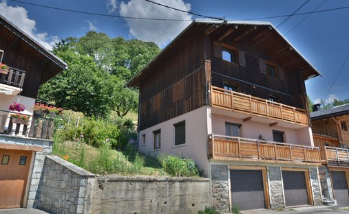 House in Montagny, Auvergne-Rhône-Alpes, France 1
