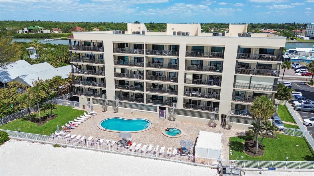 Condo in Indian Shores, Florida, United States 1 - 18270308