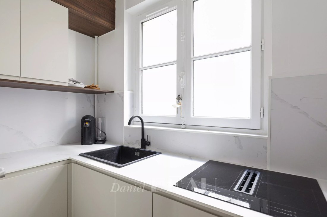Apartment in Monnaie, Paris 6e Arrondissement, Paris 4 - 18271902