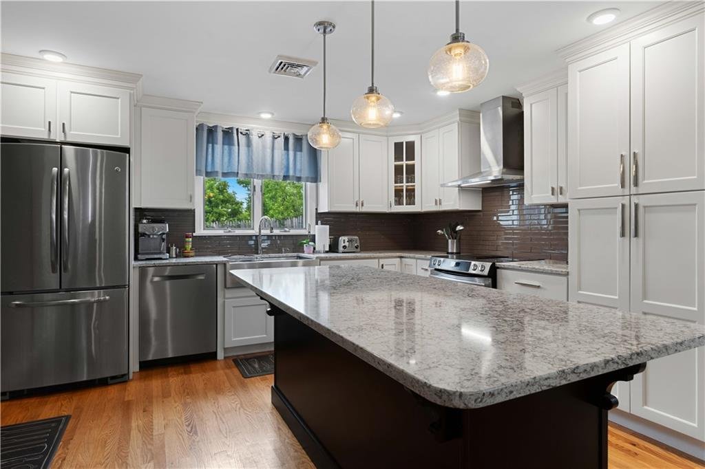 House in Bristol, Rhode Island, United States 4 - 18272396